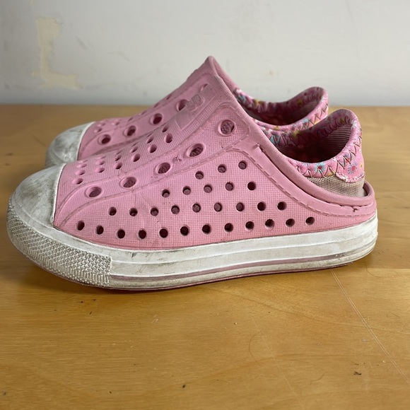 Skechers girls pink slip-on shoes size 7 - Picture 2 of 7
